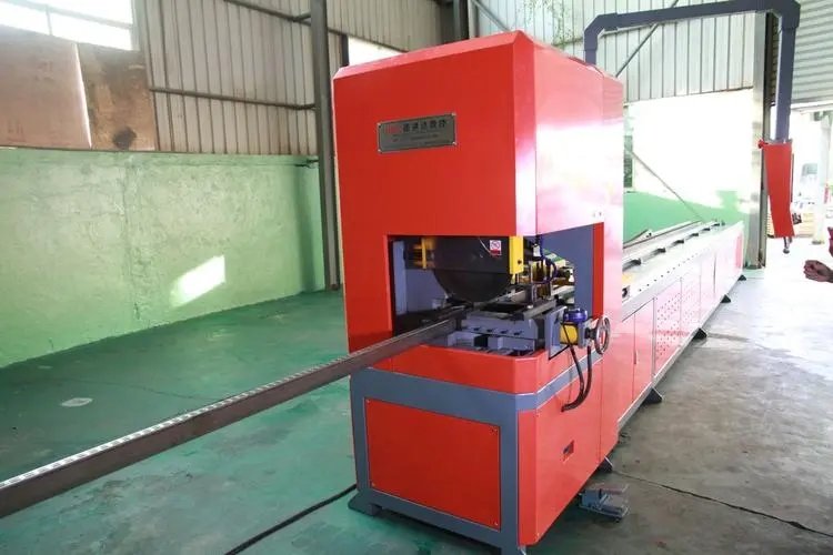 槽鋼沖孔機(jī)定制的誤區(qū)有哪些？